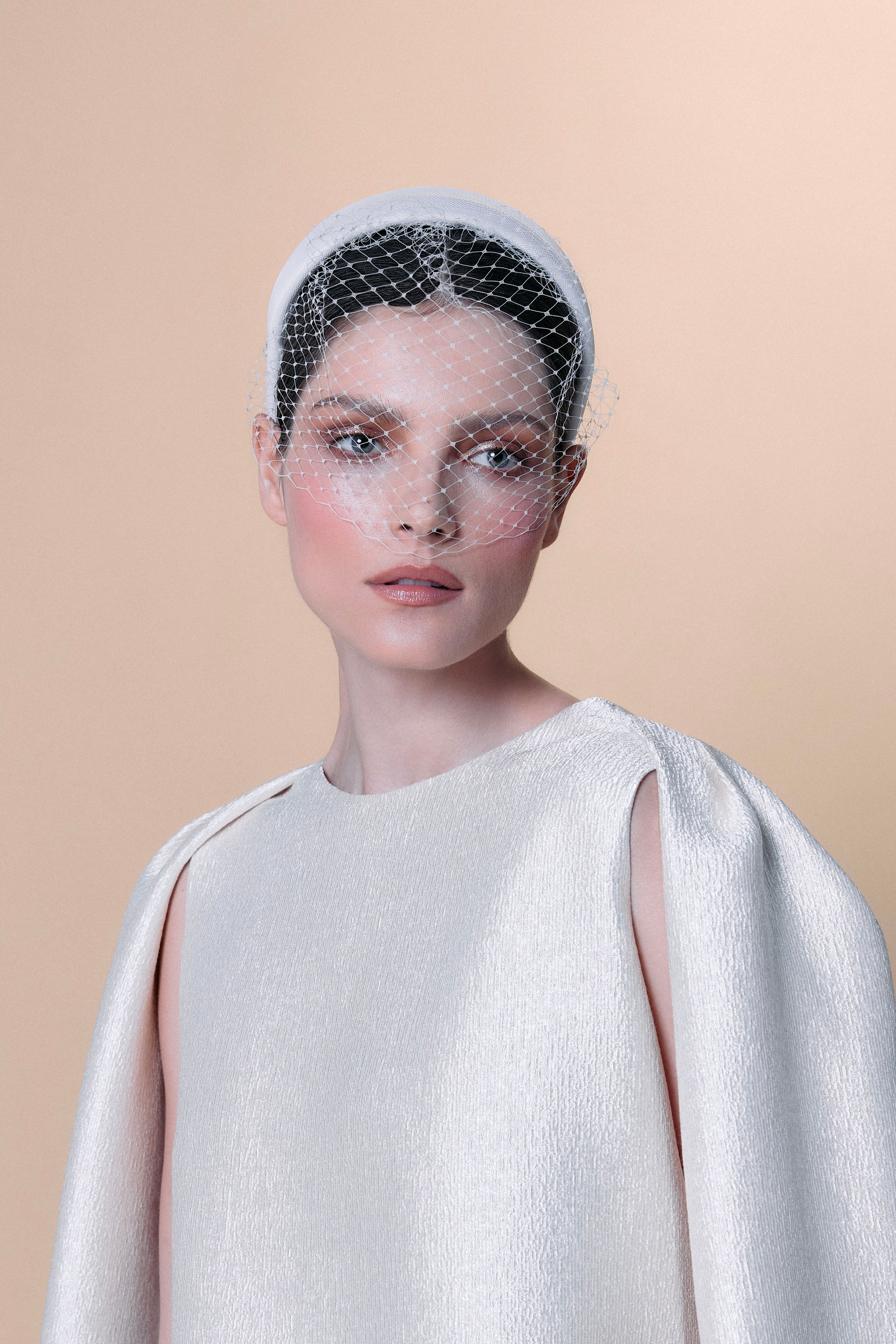 Tiara Katty com Voilette - Off White