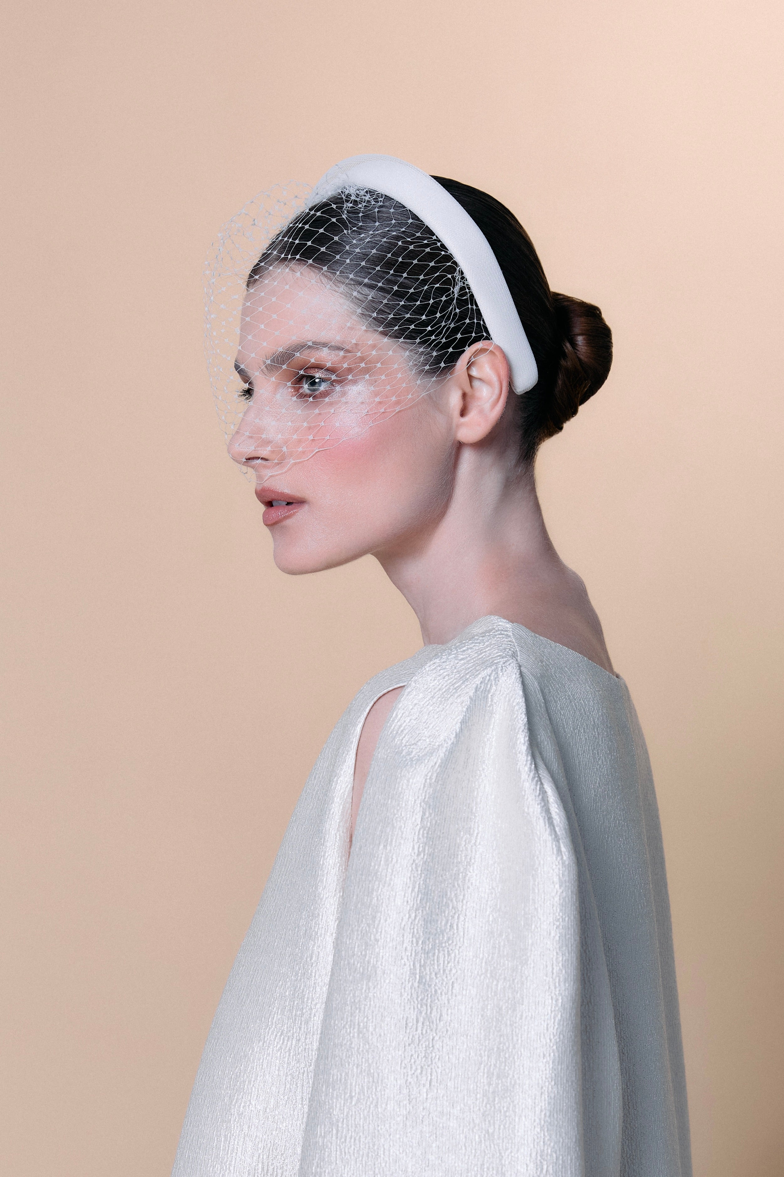 Tiara Katty com Voilette - Off White