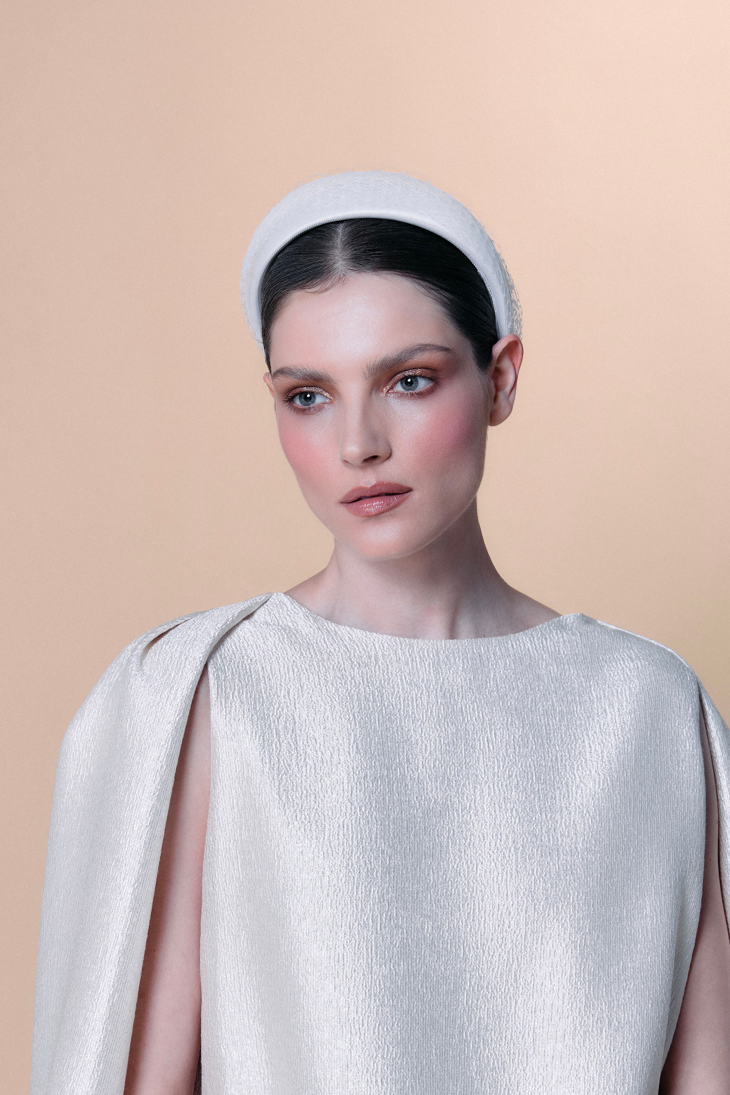 Tiara Mia - Off White