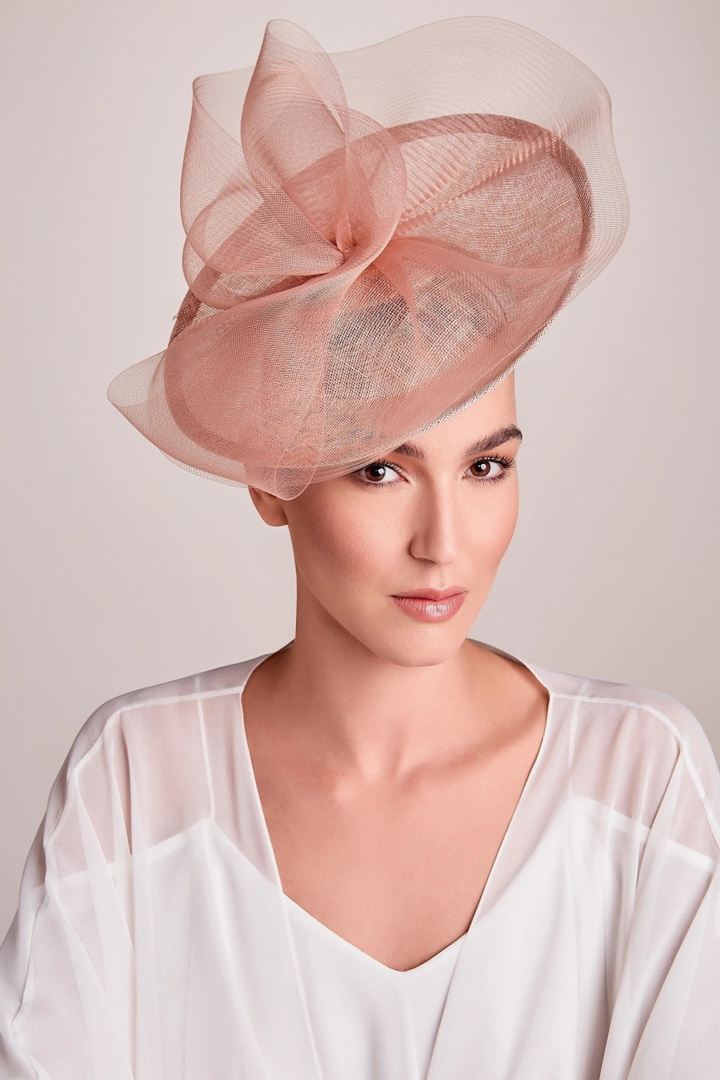 Fascinator Miss Denis - Rosa Salmão