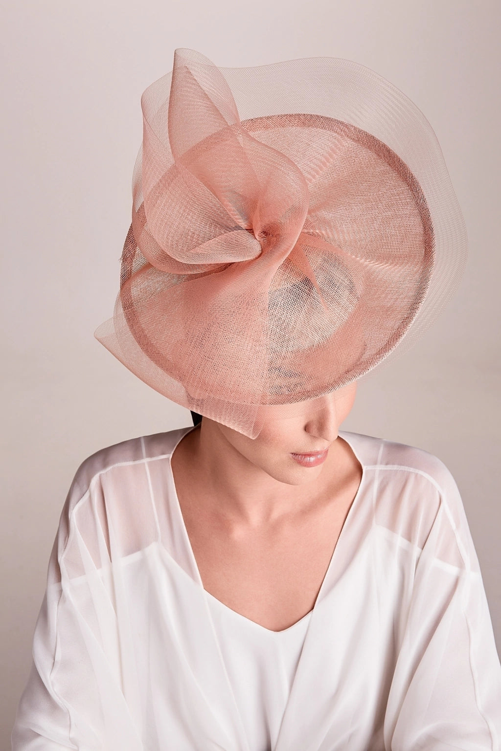 Fascinator Miss Denis - Rosa Salmão